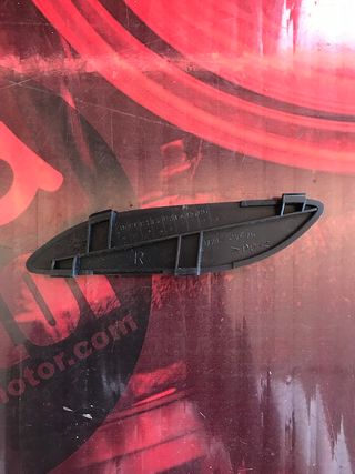 Cubierta caballete/estribera Yamaha SKYLINER / MAJESTY 2000-2001 5GM2747600