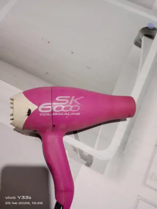 Secador de pelo SK rosa y beige
