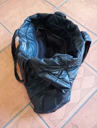 Bolso acolchado negro mujer Stradivarius