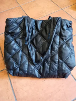 Bolso acolchado negro mujer Stradivarius