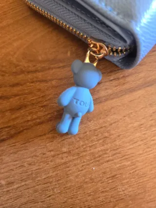 Monedero Tous azul/gris, rosa, negro.