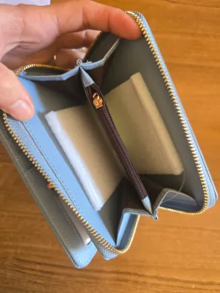 Monedero Tous azul/gris, rosa, negro.