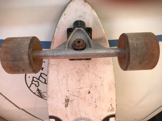 Longboard skate manual