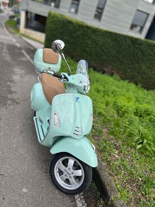 Vespa Scooter  Vespa GTS 125 ABS