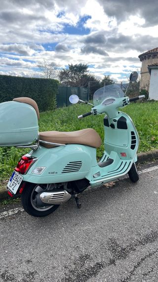 Vespa Scooter  Vespa GTS 125 ABS