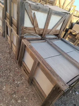 Mármol Crema Marfil 40x40x1.2 Pulido