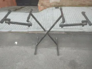 Soporte PROEL para teclado