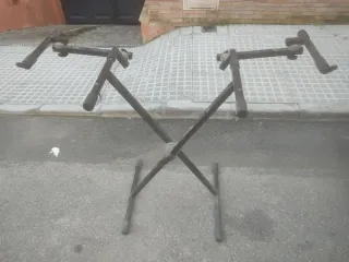 Soporte PROEL para teclado