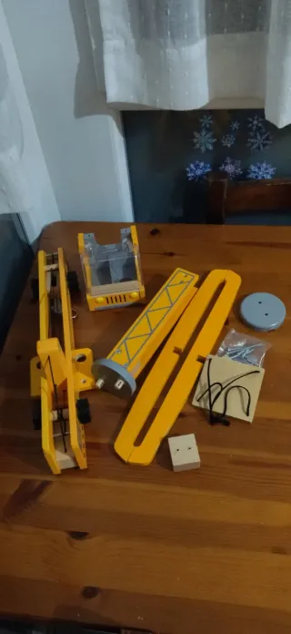 Grúa de madera infantil