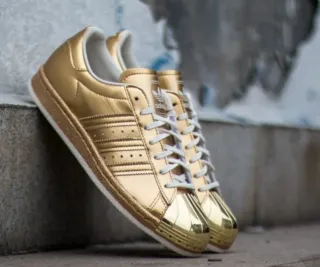 39 Zapatillas Adidas Superstar 80s Metal Doradas