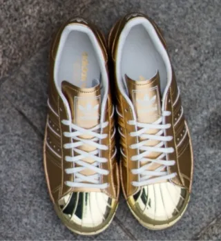 39 Zapatillas Adidas Superstar 80s Metal Doradas