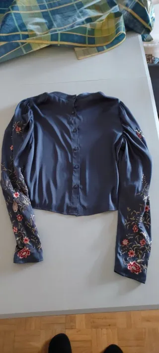 Blusa bordada