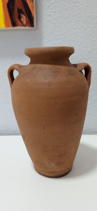 Jarrón de terracota con asas