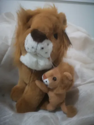 Peluche León
