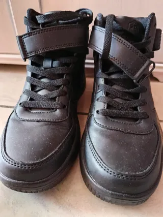 Scarpe tipo Nike nere e bianche