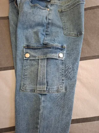 Jeans cargo S con polsini