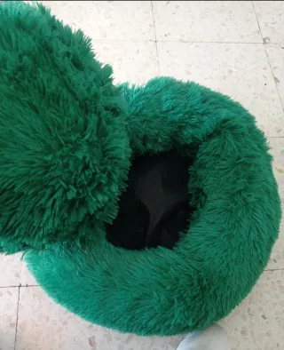 Cama peluche verde para mascota marca Volcano