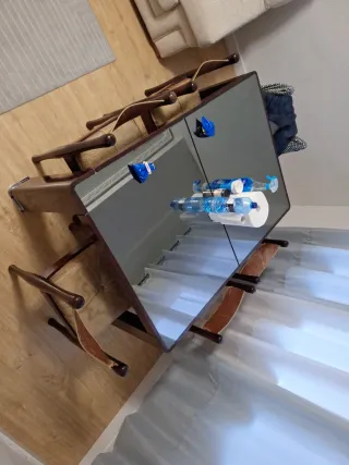 Tavolo da pranzo in legno e vetro