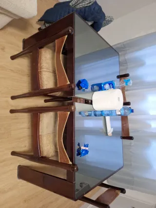 Tavolo da pranzo in legno e vetro