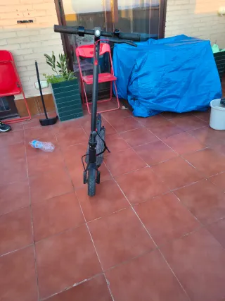 Patinete eléctrico negro