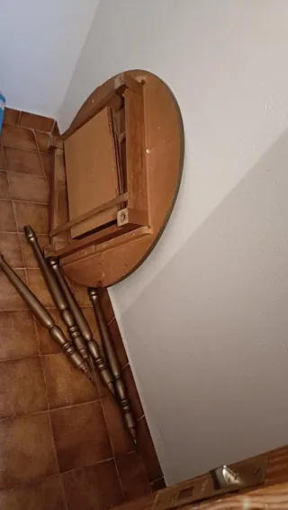 Mesa de comedor de madera