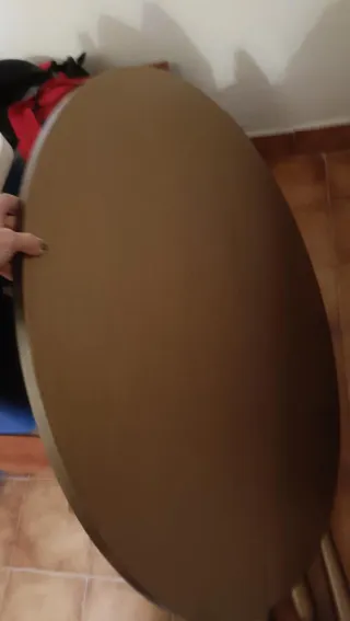 Mesa de comedor de madera