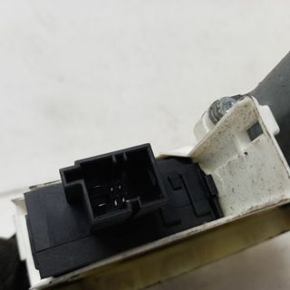 Elevalunas delantero derecho audi a6 avant 1155143