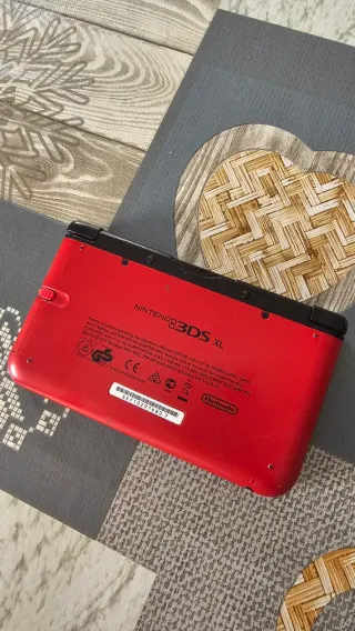 Nintendo 3DS XL Roja