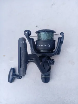 Caña de pescar azul y dos carrete