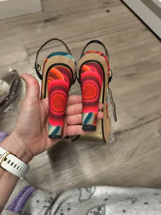 Sandalias Desigual Beige y Multicolor