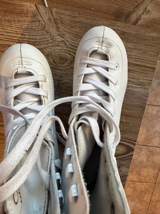 Pattini da ghiaccio bianchi taglia 36