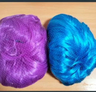 Busto con pelucas de disfraz