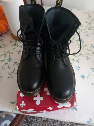 Botas parecidas a Dr. Martens Piel Talla 44