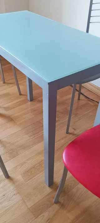 Mesa y 4 Sillas Cristal y Metal