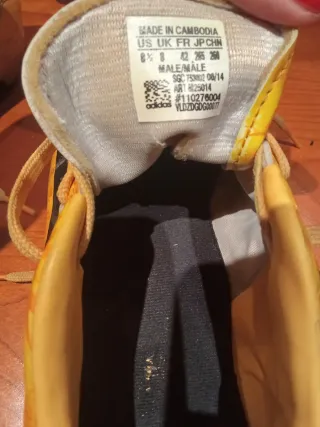 Botas de fútbol Adidas amarillas Talla 42