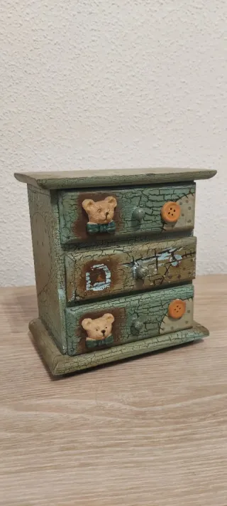 Aparador de juguete antiguo de madera