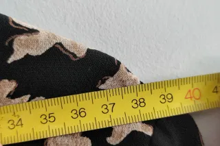 Vestido floral negro y beige,Zara