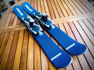 SNOWBLADES. ESQUIS CORTOS. BIG FOOT. FREESTYLE.