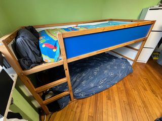 Litera IKEA madera y azul