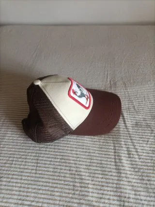 Gorra de béisbol con parche de gallo