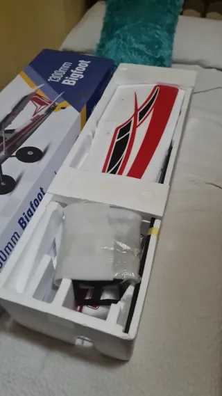 Avión RC Bigfoot Rojo y Blanco