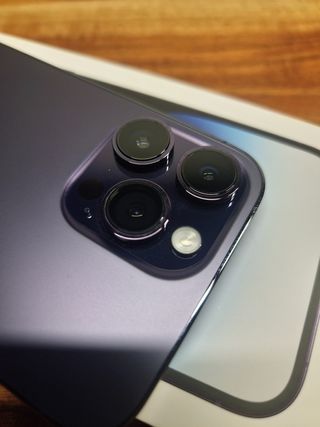 iPhone 14 Pro Max Morado