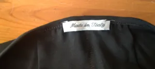 Bellissima maglia da donna  Con cerniera posterior