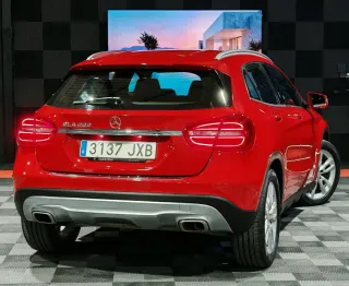 Mercedes-Benz GLA 200d 136CV Automático - 2017