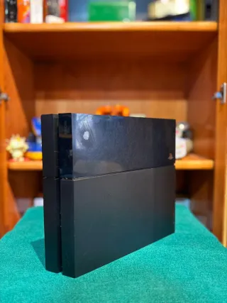 PlayStation 4 Fat Negra