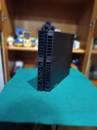 PlayStation 4 Fat Negra