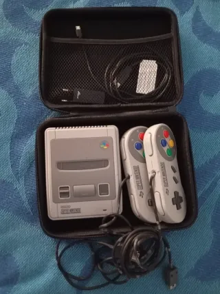 Super Nintendo Mini + 2 Mandos