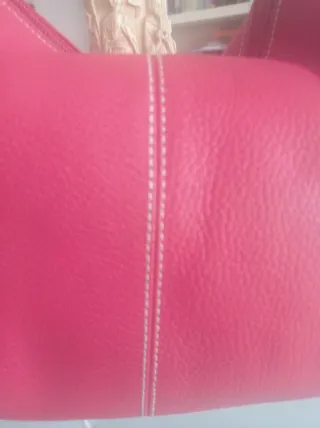 Bolso de hombro rojo