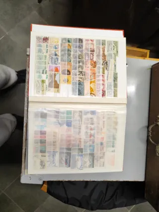 Volume francobolli Perù