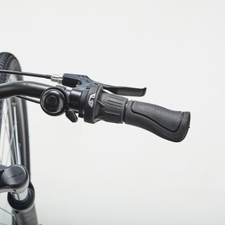 Bicicleta eléctrica trekking cuadro bajo Riverside 100 E